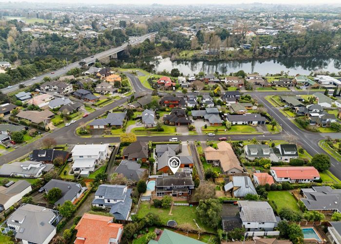  at 8 Burn-Murdoch Street, Saint Andrews, Hamilton, Waikato