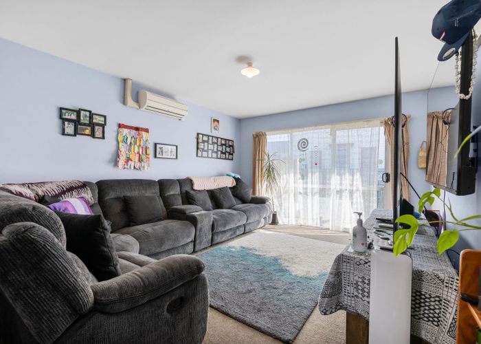  at 2/426 Worcester Street, Linwood, Christchurch City, Canterbury