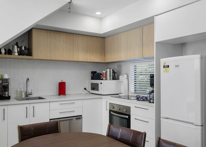  at 2/9 Bolton Avenue, Spreydon, Christchurch