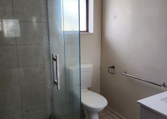  at 4/27 Harris Road, Mount Wellington, Auckland City, Auckland