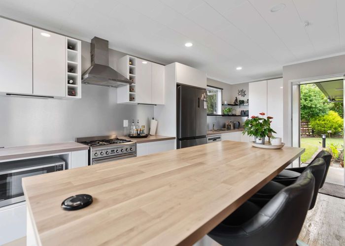  at 4 Thackeray Place, Owhata, Rotorua
