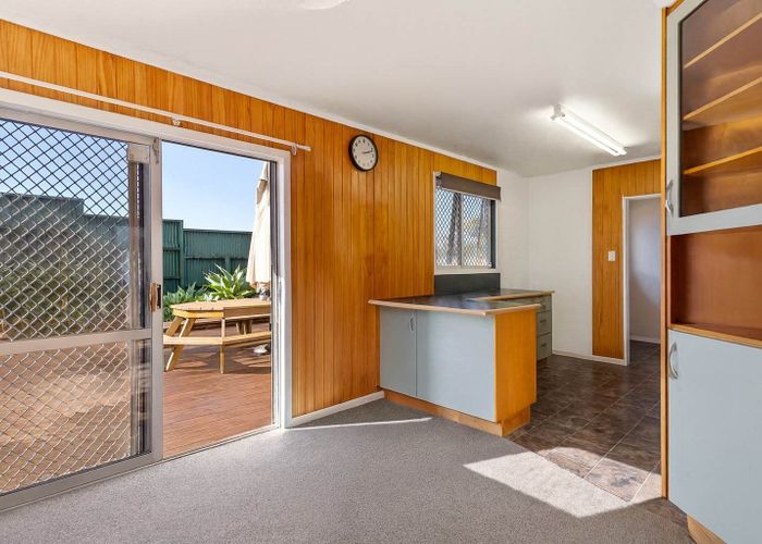  at 20  Newham Place, Henderson, Waitakere City, Auckland