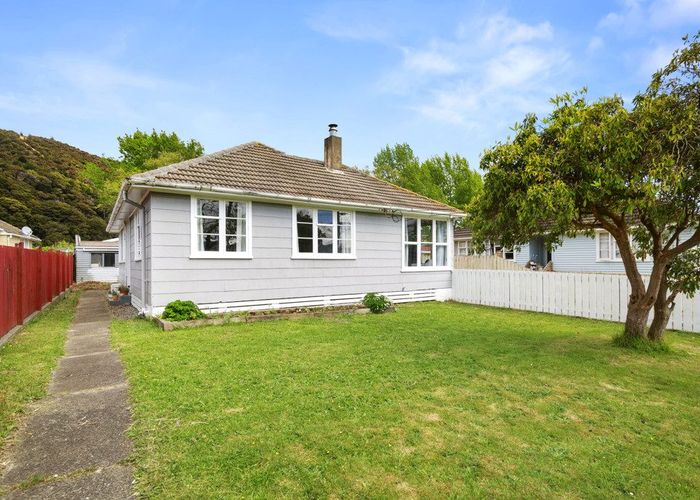  at 2/98 Strand Crescent, Naenae, Lower Hutt