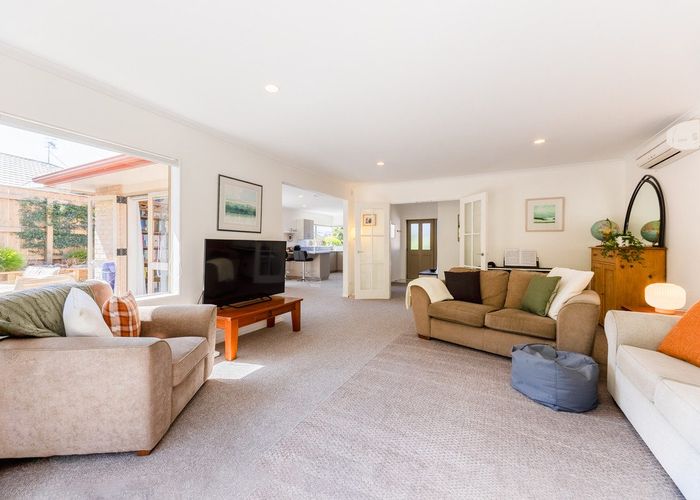  at 8 Leanne Way, Waikanae Beach, Kapiti Coast, Wellington