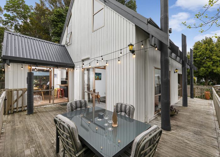  at 2/7 Springfield Street, Forrest Hill, North Shore City, Auckland