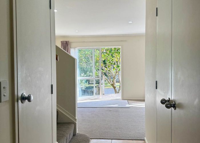  at 8/86 Fernhill Way, Oteha, North Shore City, Auckland