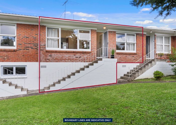  at 2/21 Evelyn Place, Hillcrest, North Shore City, Auckland