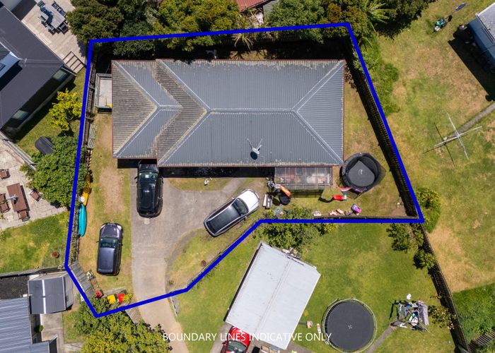  at 2/36 Convair Crescent, Mangere, Manukau City, Auckland