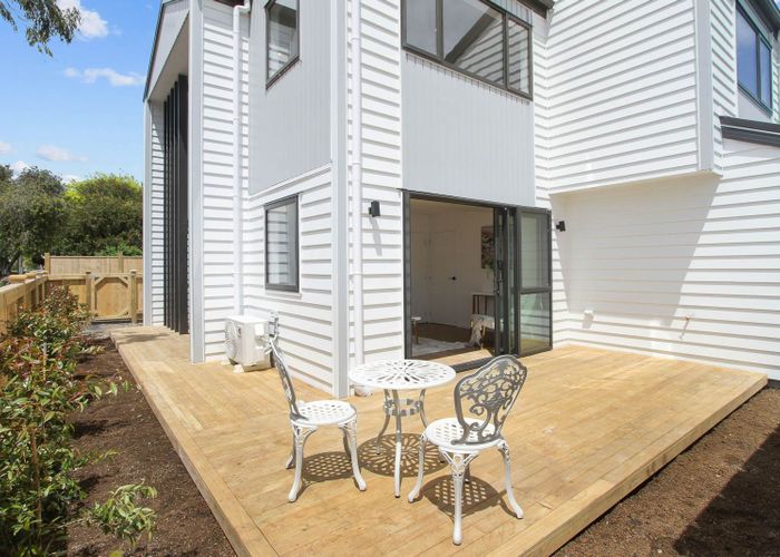  at 35A Tamatea Avenue, Point England, Auckland