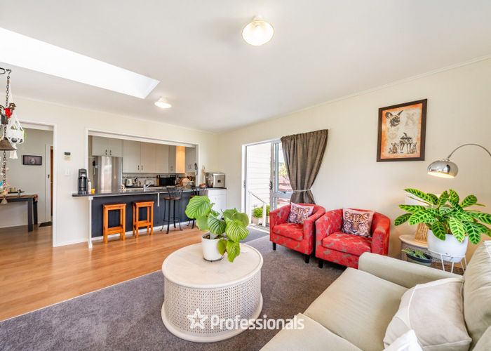 at 13 Whites Line West, Woburn, Lower Hutt, Wellington