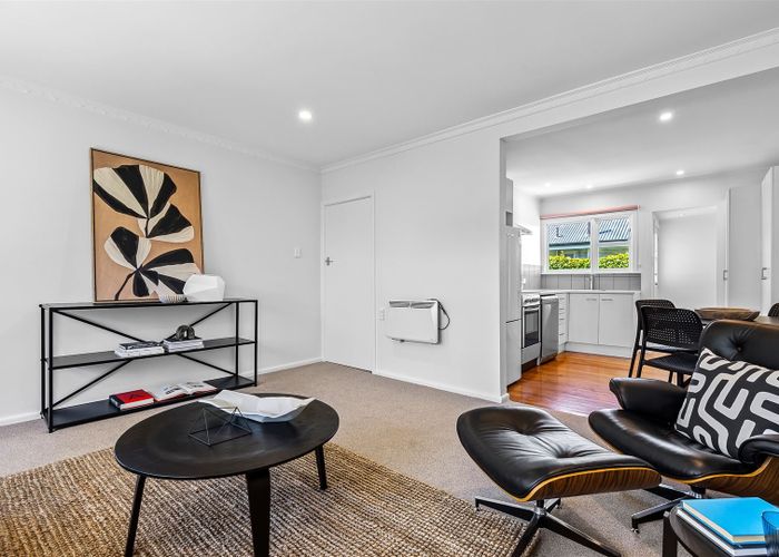  at 2/15 Jeffreys Road, Fendalton, Christchurch