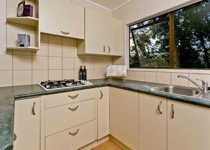  at 81 Oaktree Avenue, Browns Bay, North Shore City, Auckland