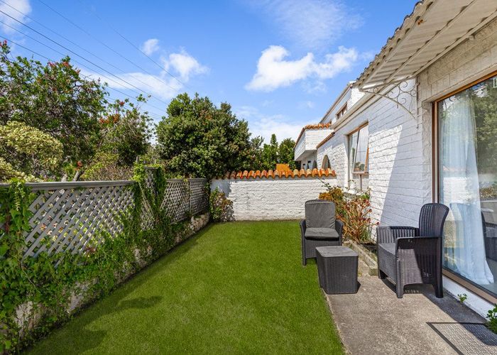  at 2/1 Akehurst Avenue, New Lynn, Auckland
