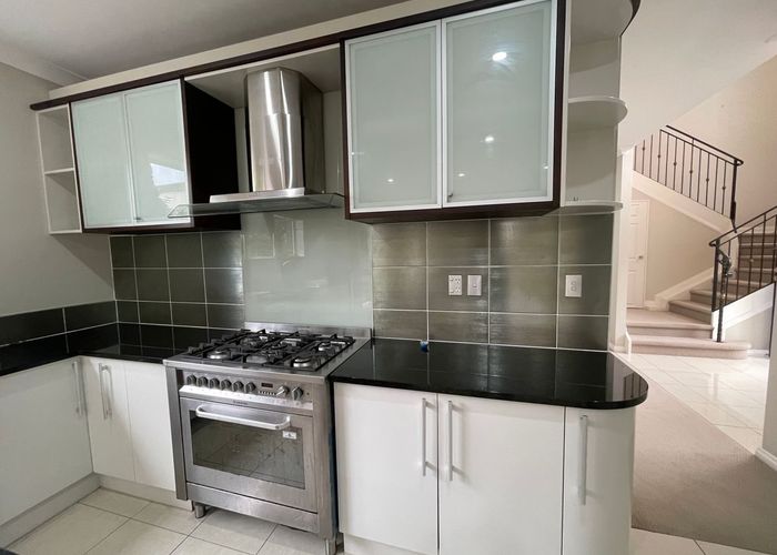  at 32 Kaseng Place, East Tamaki Heights, Manukau City, Auckland