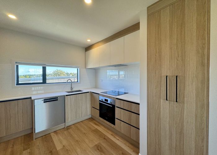  at 5/506 Glenfield Road, Bayview, North Shore City, Auckland