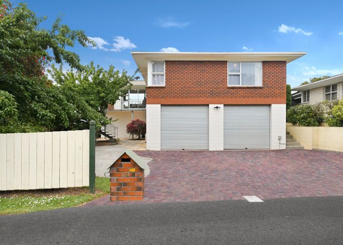  at 16 Resthill Crescent, Glenview, Hamilton
