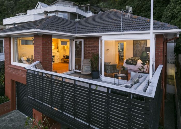  at 283 Karaka Bay Road, Karaka Bays, Wellington