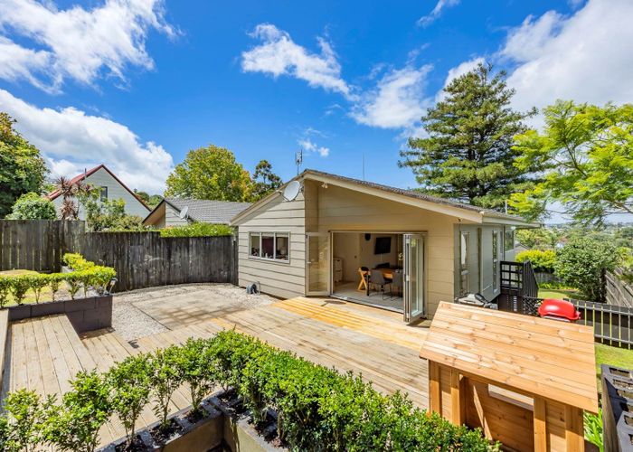  at 1/11 Branston Avenue, Browns Bay, North Shore City, Auckland
