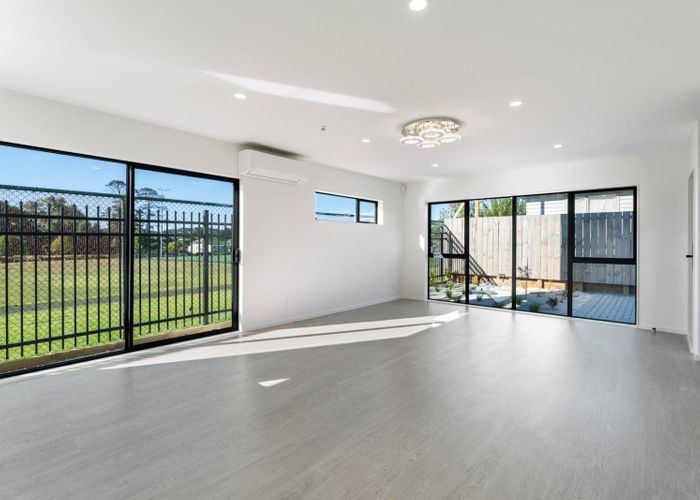  at 90E Seymour Road, Sunnyvale, Waitakere City, Auckland