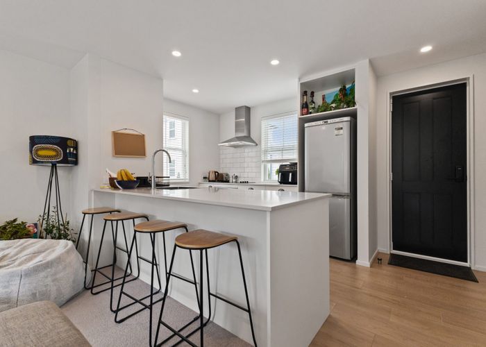  at 2/24 Devon Street, Sydenham, Christchurch