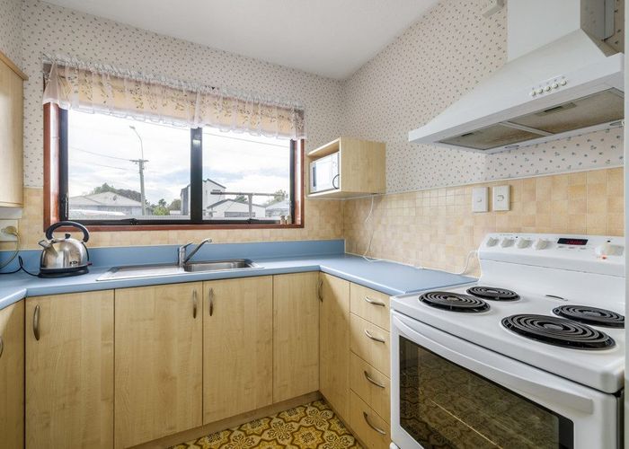  at 2/92 Rahera Street, Spreydon, Christchurch City, Canterbury