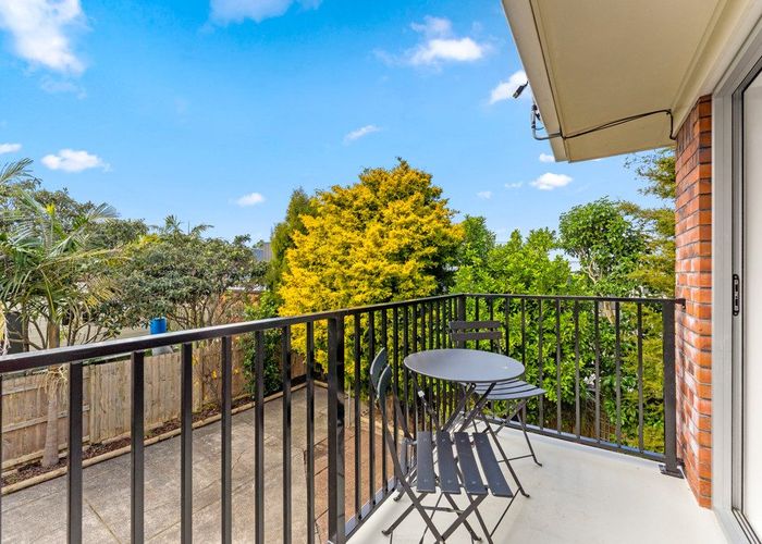  at 3/6 Gordon Avenue, Milford, North Shore City, Auckland