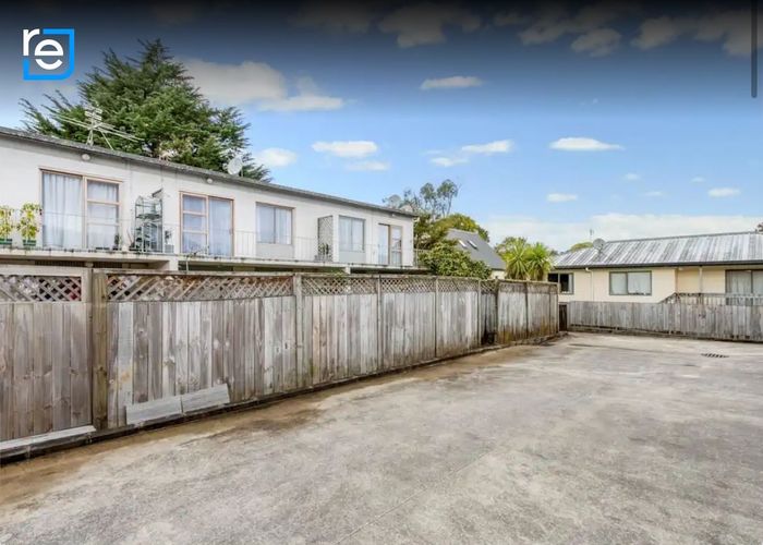  at 2/27 St Georges Road, Avondale, Auckland City, Auckland