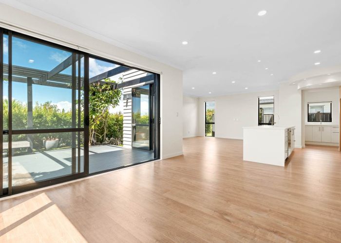  at 8 Shelby Place, Long Bay, North Shore City, Auckland
