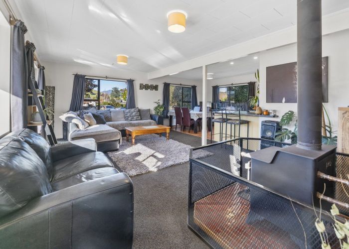  at 9 Anslow Place, Wakefield