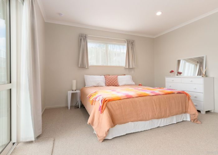 at 25/8 Village Place, Tuakau, Franklin, Auckland