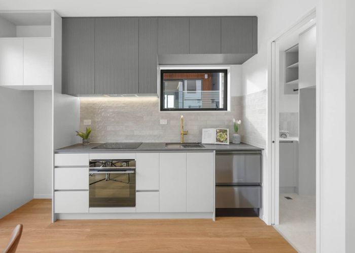  at 21E Knights Road, Rothesay Bay, North Shore City, Auckland