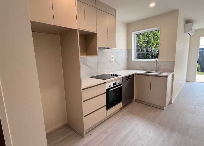  at 2 Chaucer Place, Blockhouse Bay, Auckland City, Auckland