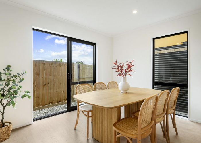  at 33 Isabella Lane, Western Heights, Waitakere City, Auckland