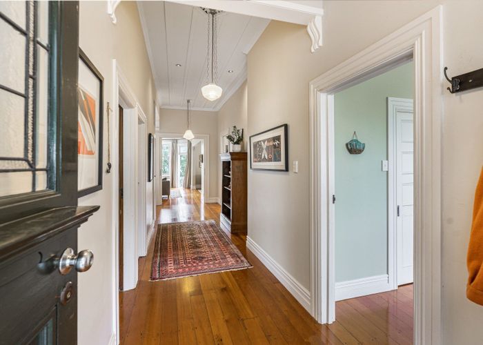  at 21 Glen Road, Stanley Point, Auckland
