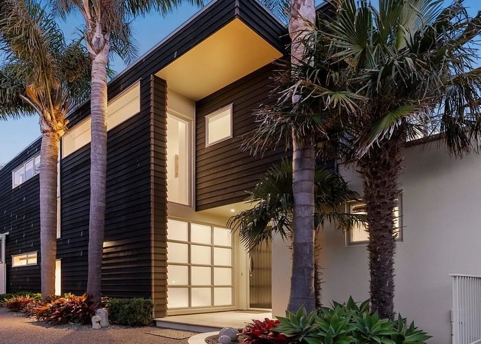  at 33A Churchill Road, Murrays Bay, Auckland
