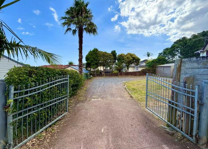  at 5 Ancona Lane, Goodwood Heights, Auckland