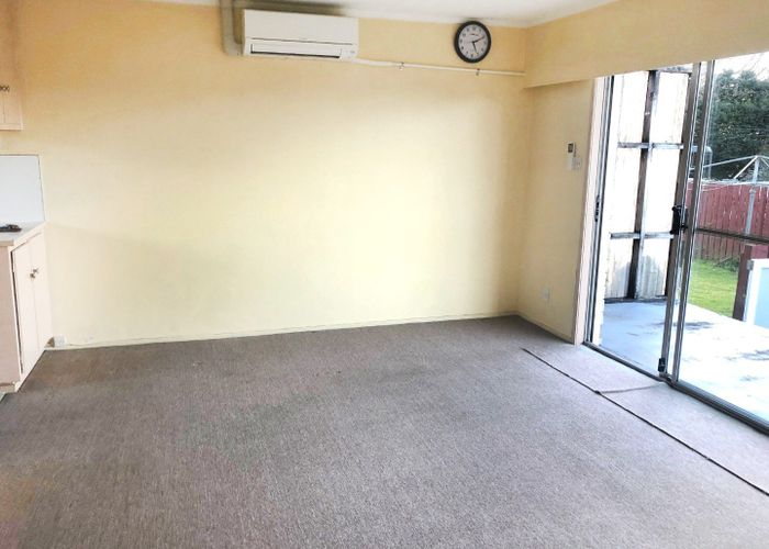  at 2/8 Margaret Road, Papatoetoe, Auckland