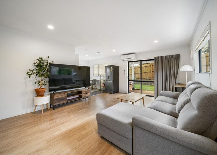 at 2/109 Target Road, Totara Vale, North Shore City, Auckland