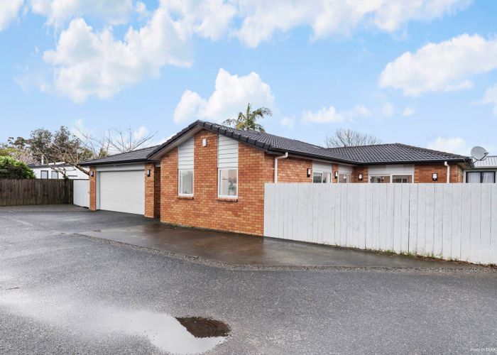 at 11A Poinsettia Place, Henderson, Auckland