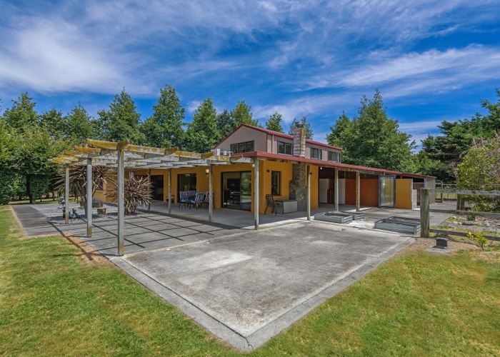  at 195 Rowes Road, Hunterville