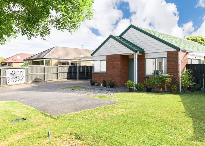  at 162 Waitemata Drive, Ranui, Auckland