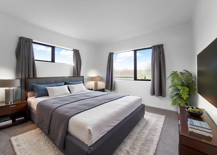  at 5 Trengove Place, West Harbour, Waitakere City, Auckland