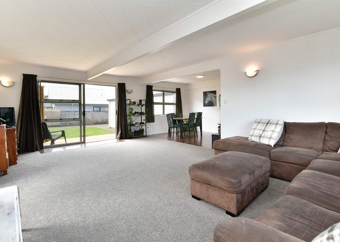  at 4B Parakai Avenue, Parakai, Helensville