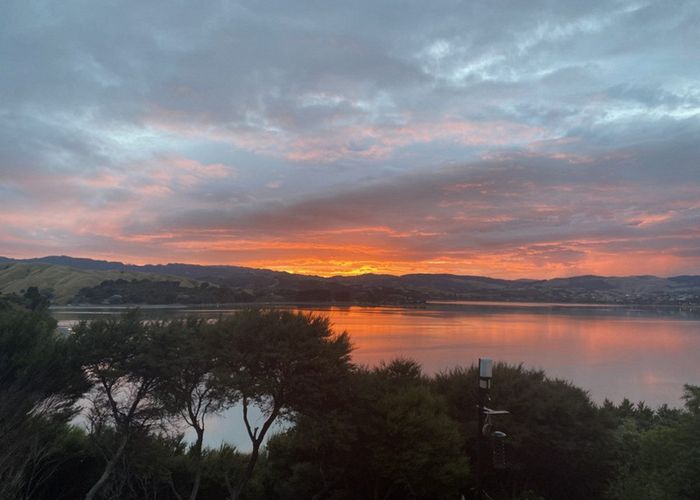  at 31 Pendennis Point, Camborne, Porirua, Wellington
