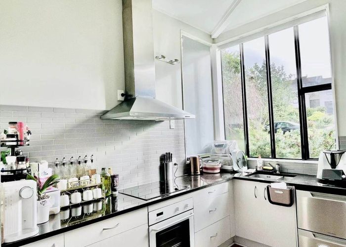  at 131 West Harbour Drive, West Harbour, Waitakere City, Auckland