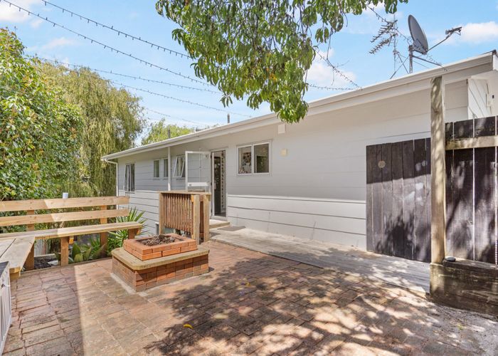  at 101A Kemp Road, Massey, Waitakere City, Auckland