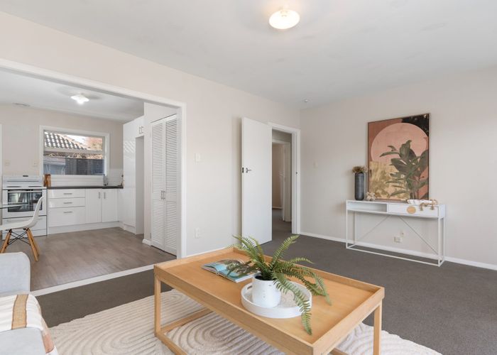  at 4/28 Aikmans Road, Merivale, Christchurch City, Canterbury