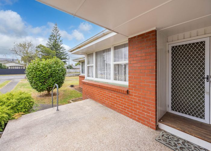  at 331 Peachgrove Road, Fairfield, Hamilton
