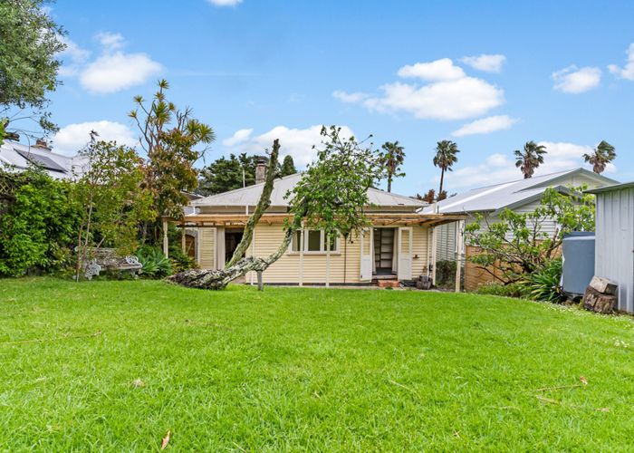  at 6 Cautley Street, Devonport, North Shore City, Auckland