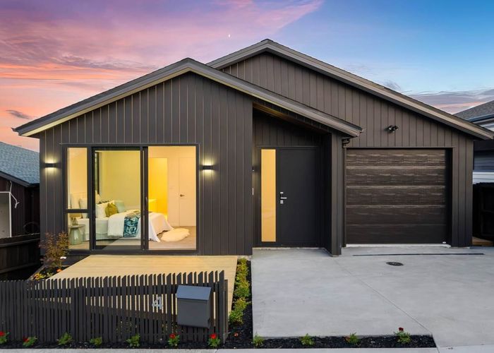  at 4 Baumea Rise, Massey, Auckland